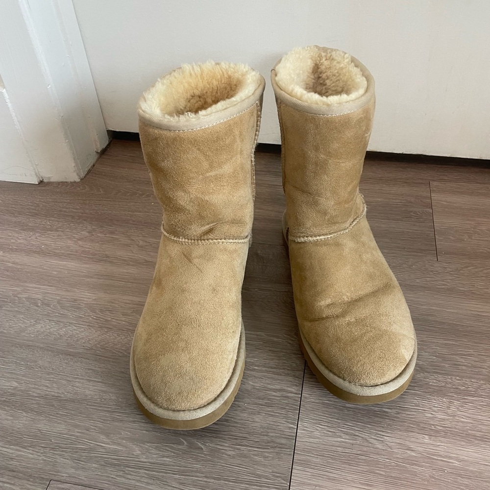Ugg boots - Picture 2 of 4